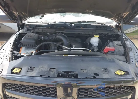 2018 Ram 1500 Express 4X4 6'4 Box z USA, uszkodzony, nr VIN 1C6RR7FT9JS290131